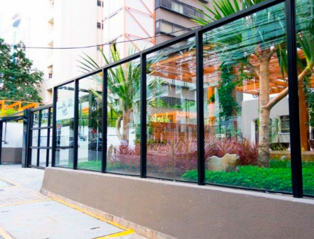 Porta de Vidro Comum